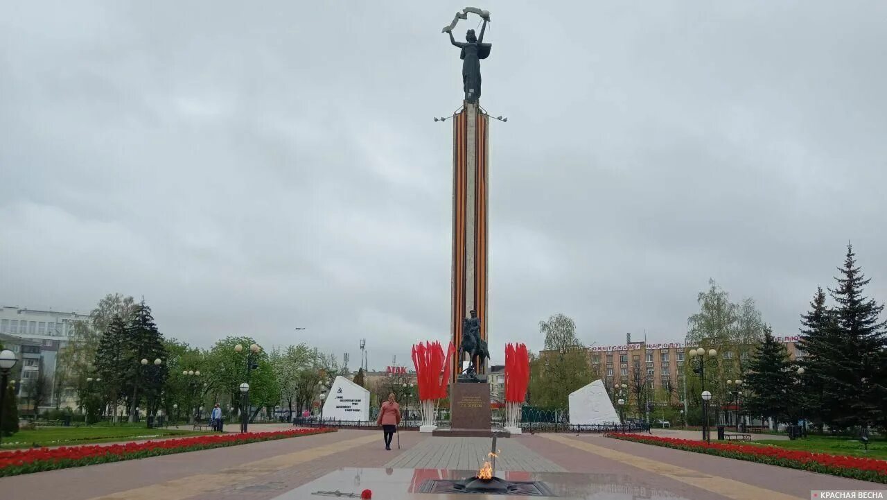 Площадь победы калуга фото Калуга готова к празднованию 75-летия Победы - фоторепортаж ИА Красная Весна