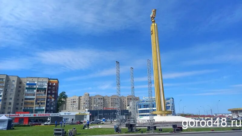 Площадь победы липецк фото Ночью в районе площади Победы эвакуируют автомобили