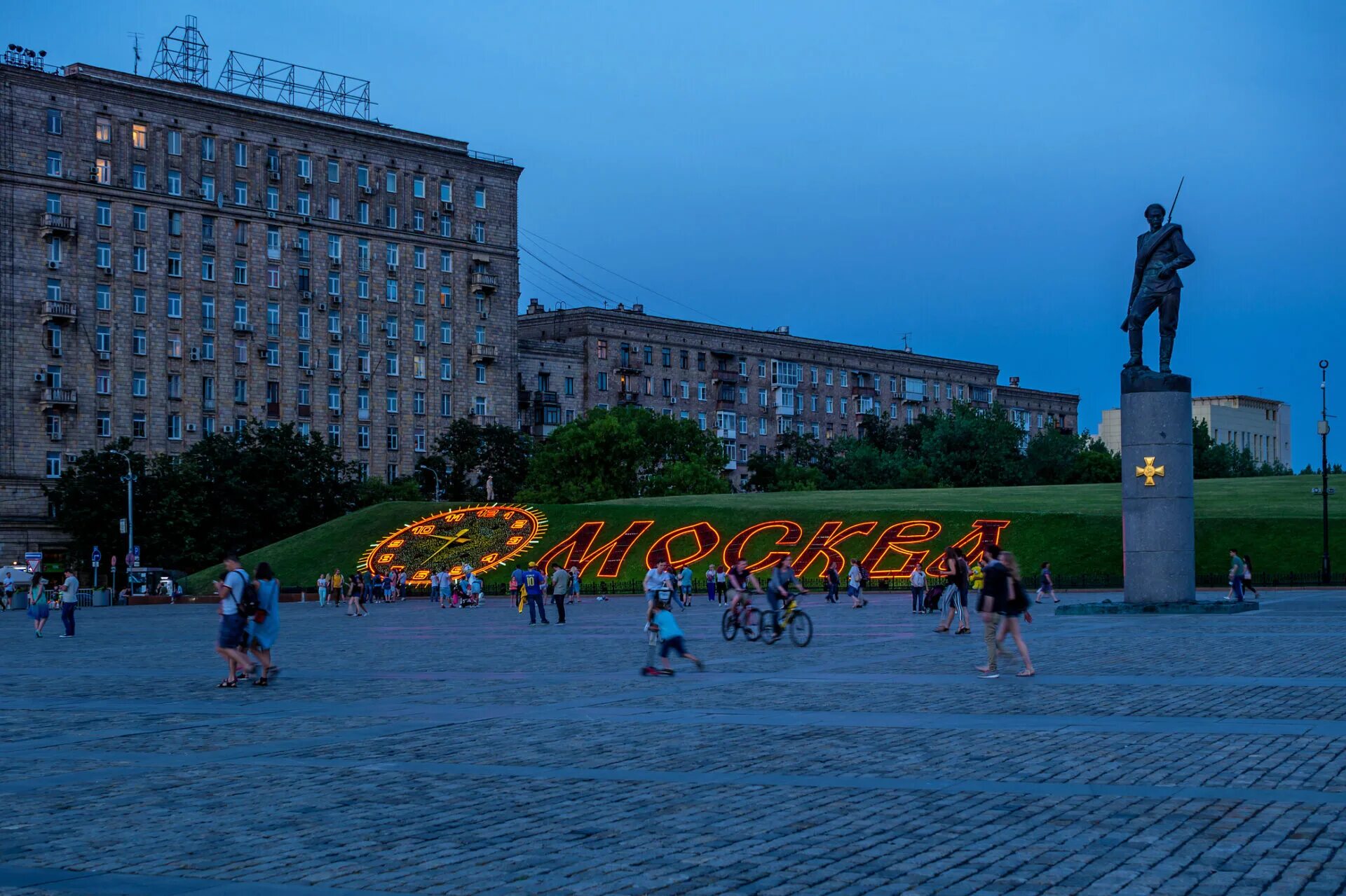 Площадь победы москва фото Площадь победы в москве - фото