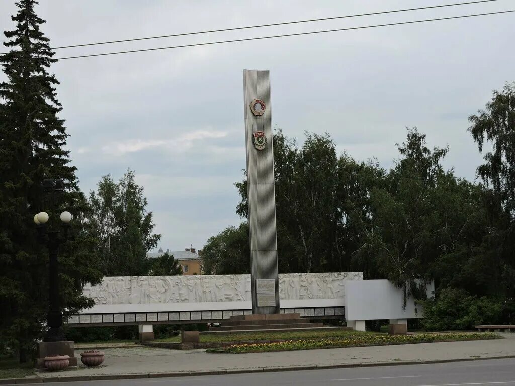 Площадь победы омск фото Стела в честь награждения орденами Омской области и города Омска, monument, memo