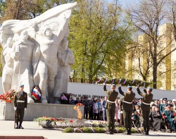 Площадь победы рязань фото СПРАВЕДЛИВАЯ РОССИЯ празднует 70-летие Великой Победы! СПРАВЕДЛИВАЯ РОССИЯ - ЗА 