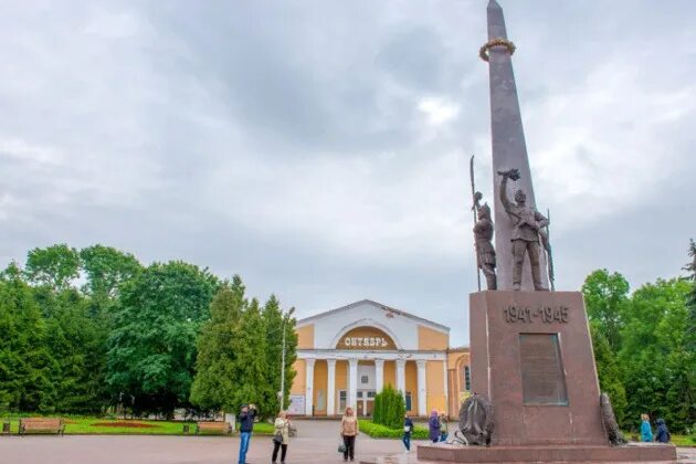 Площадь победы смоленск фото Смоленск: вдоль и поперек" - групповая обзорная экскурсия - 600 руб. - экскурсия