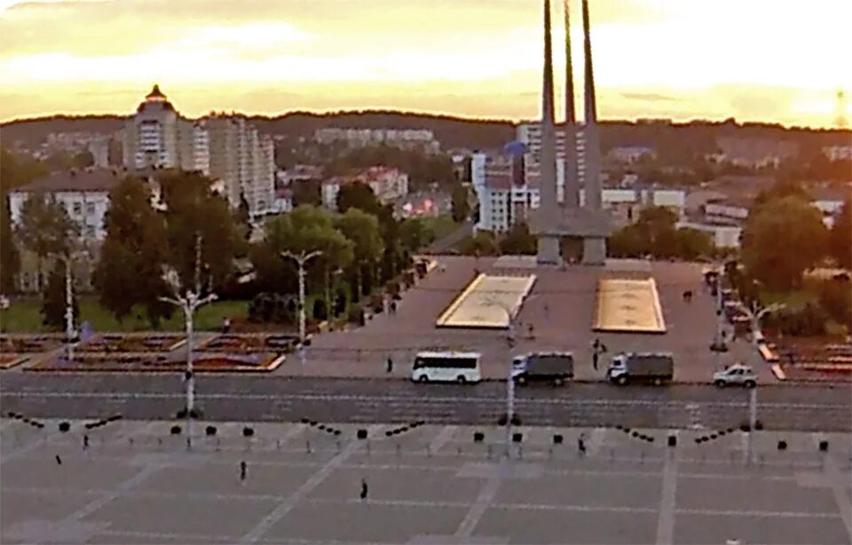 Площадь победы витебск фото На площадь Победы в Витебске приехали автозаки и громкоговорящая установка. Фото