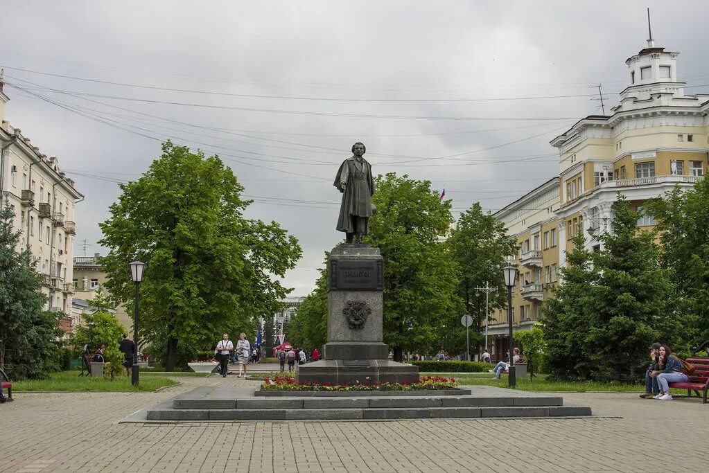 Площадь пушкина фото Векам чужда мирская суета! Площадь Пушкина День города Кем. Flickr