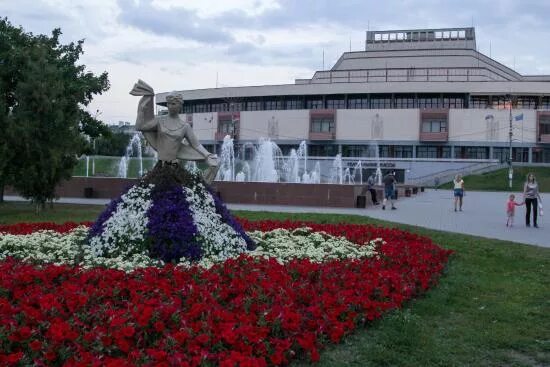 Площадь пушкина иваново фото Театральная площадь - Picture of Ivanovo Puppet Theater - Tripadvisor