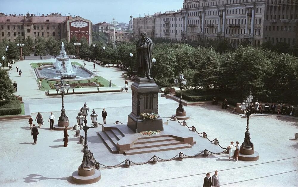 Площадь пушкина в москве фото Пушкинская площадь