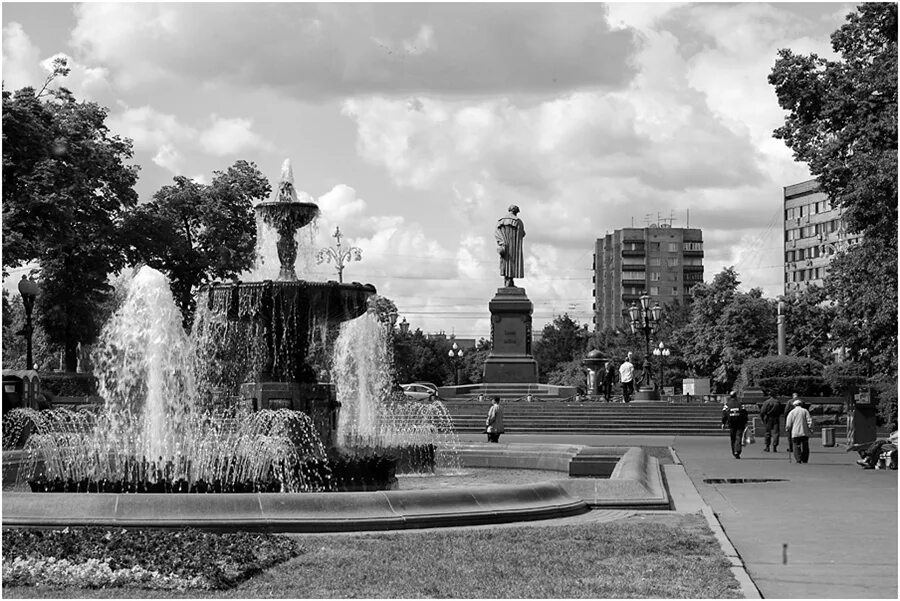 Площадь пушкина в москве фото Фото жизнь - Trafaretoff - Москва - Пушкинская площадь
