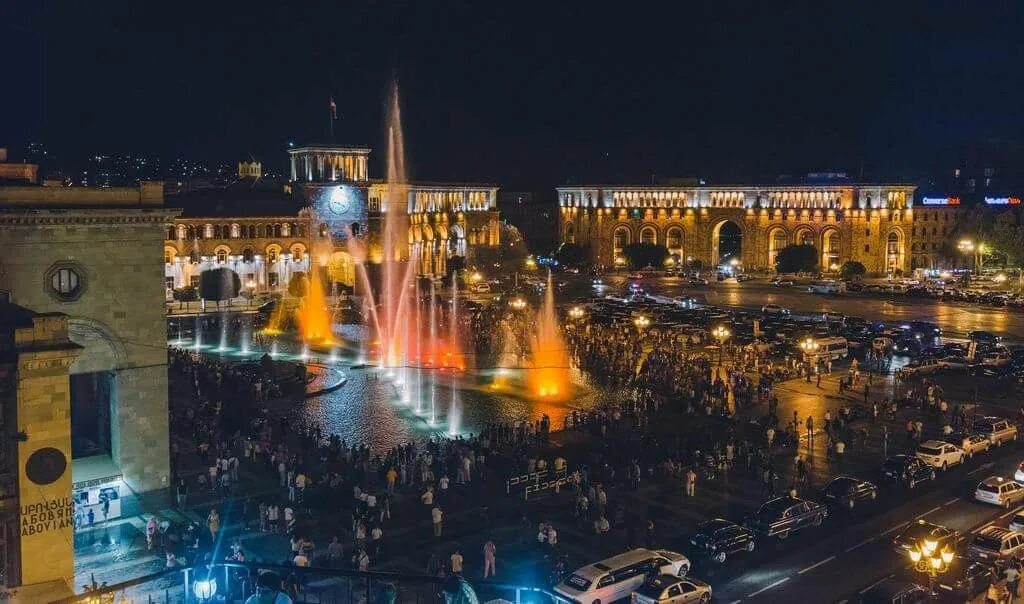 Площадь республики фото Pin on Армения-ARMENI- YEREVAN Marina bay sands, Marina bay, Landmarks