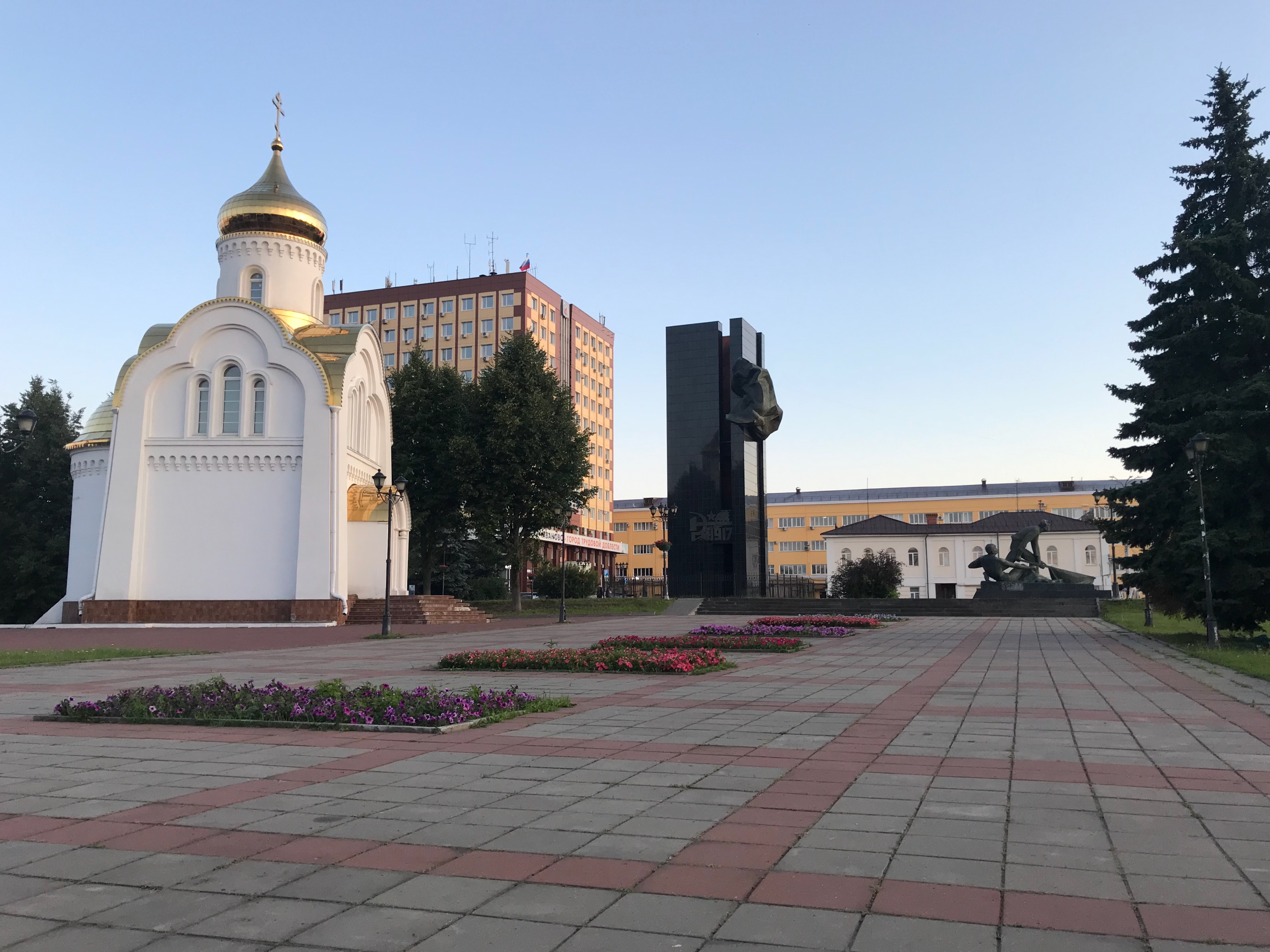 Площадь революции иваново фото Файл:Площадь Революции Иваново.jpeg - Википедия