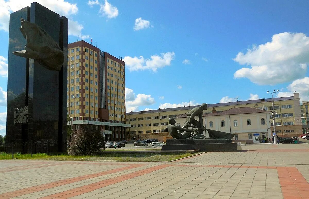 Площадь революции иваново фото File:Площадь Революции (Иваново) 2016.jpg - Wikipedia