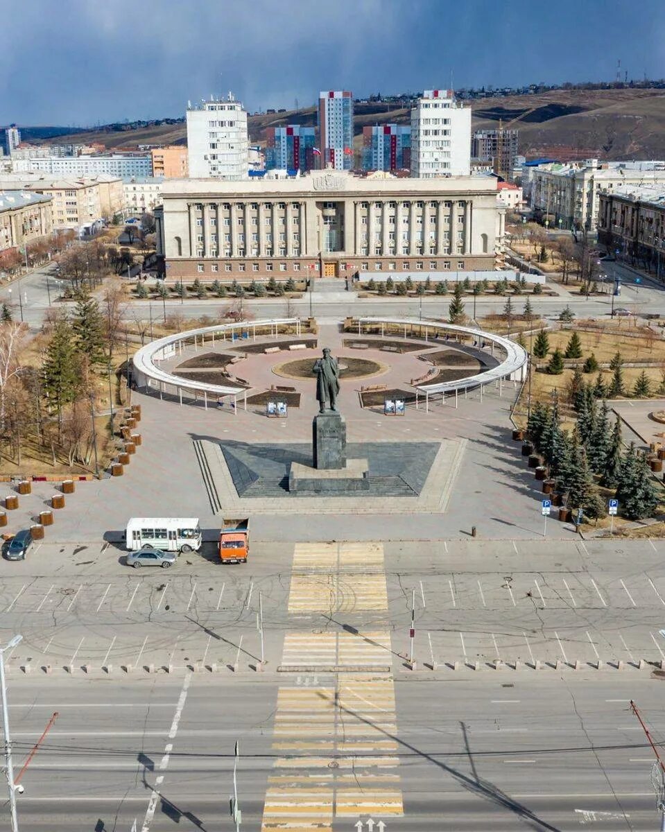 Площадь революции красноярск фото Красноярский фотограф показал опустевший город - Новости Красноярска на 7 канале
