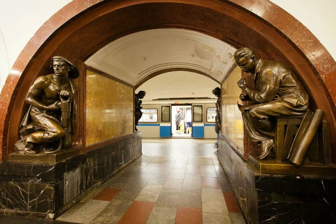 Площадь революции метро москва фото Тема "город" - Новости - Центры превосходства - Национальный исследовательский у