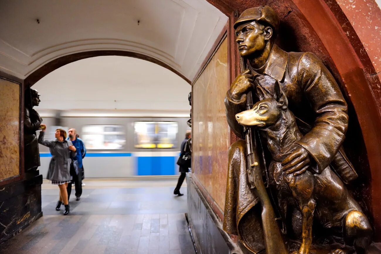 Площадь революции метро москва фото 5 treasures of Moscow’s Metro: Check out these stunning Blue Line stations - Rus