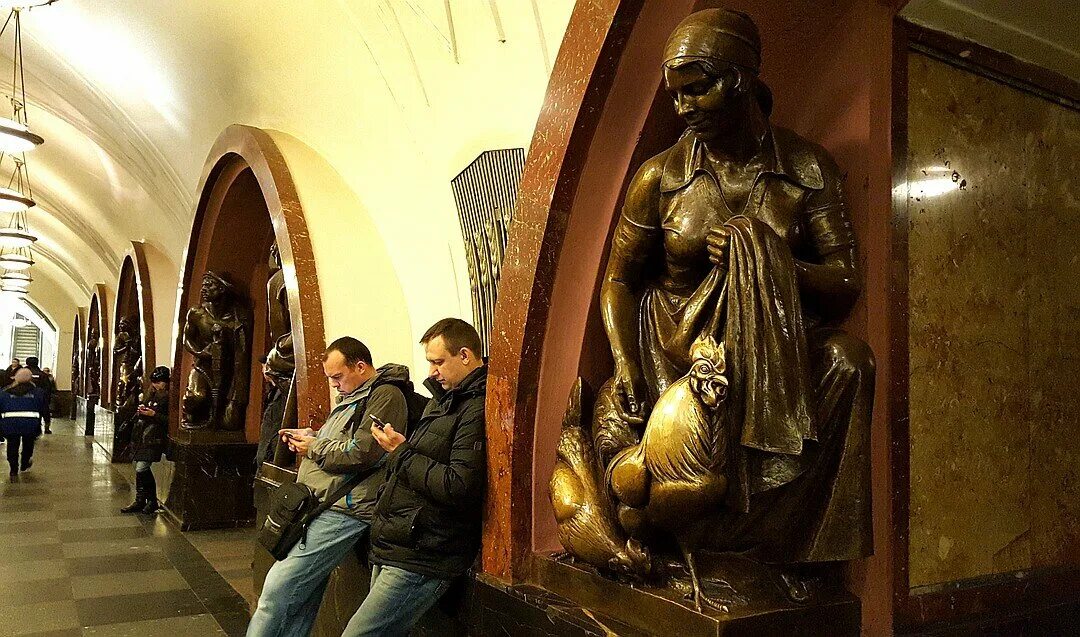 Площадь революции метро москва фото Метро в Москве Домашний турист Дзен
