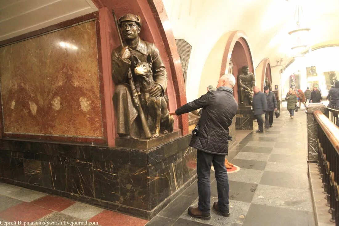 Площадь революции метро москва фото Площадь революции москва - Фото
