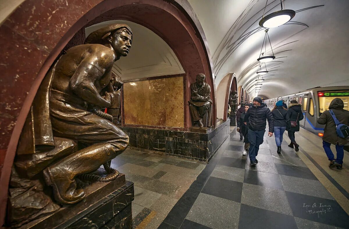 Площадь революции москва фото Станция "Площадь революции" :: Игорь Иванов - Социальная сеть ФотоКто