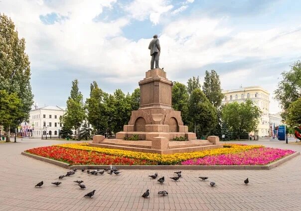 Площадь революции самара фото Сегодня, 22 апреля, отмечается день рождения Владимира Ильича Ленина- вождя миро