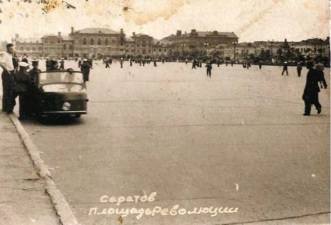Площадь революции старые фото Суворовцы Page 4 Фотографии старого Саратова