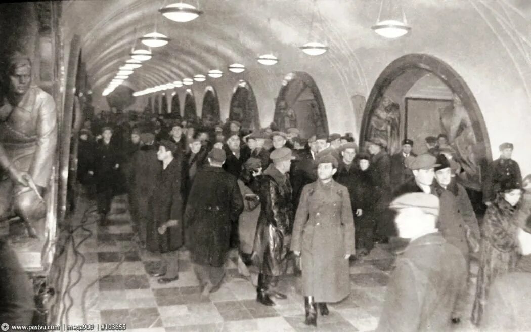 Площадь революции старые фото Станция метро "Площадь Революции" - Узнай Москву