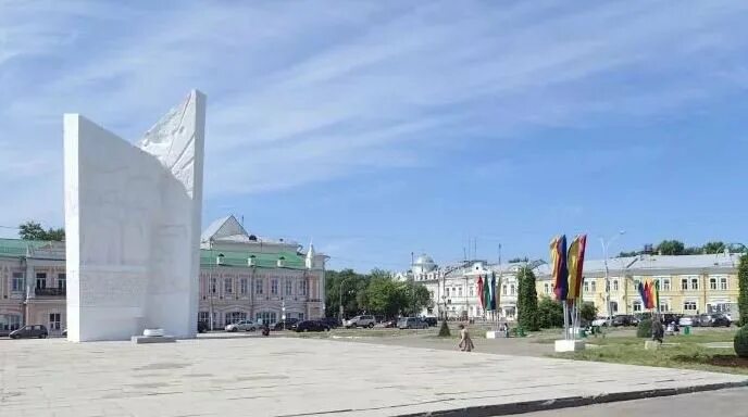 Площадь революции вологда фото Вологжане знакомятся с историей площади Революции " Онлайн Вологда - о том, чем 