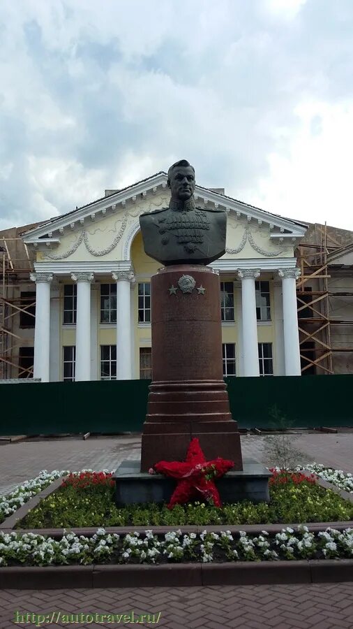 Площадь рокоссовского великие луки фото Бюст К.К.Рокоссовского (Великие Луки - Псковская область)