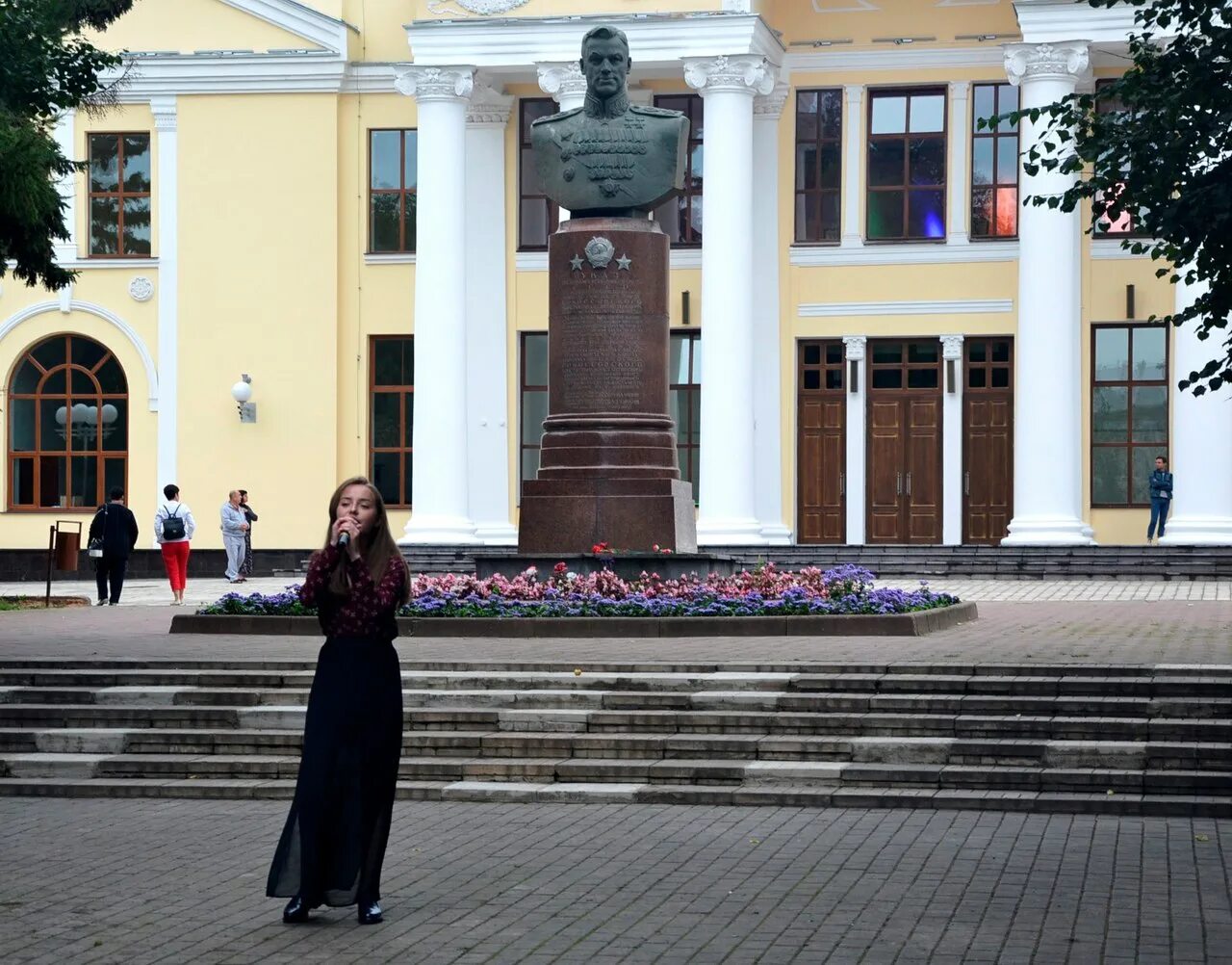 Площадь рокоссовского великие луки фото Встреча у фонтана - Музыкальная школа № 1 имени М.П. Мусоргского