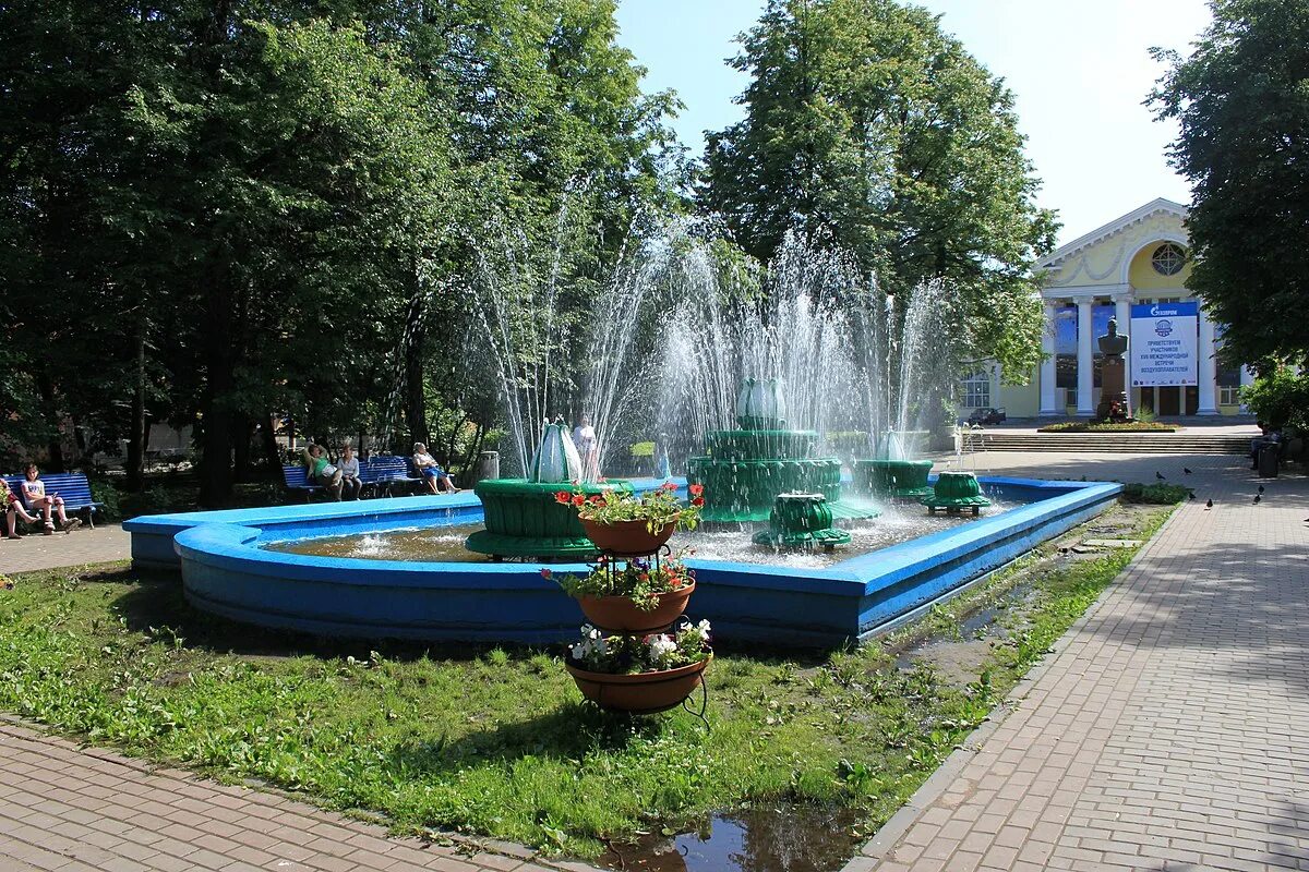 Площадь рокоссовского великие луки фото Файл:Великие Луки, пл. Рокоссовского, 17.06.2012 - panoramio.jpg - Википедия