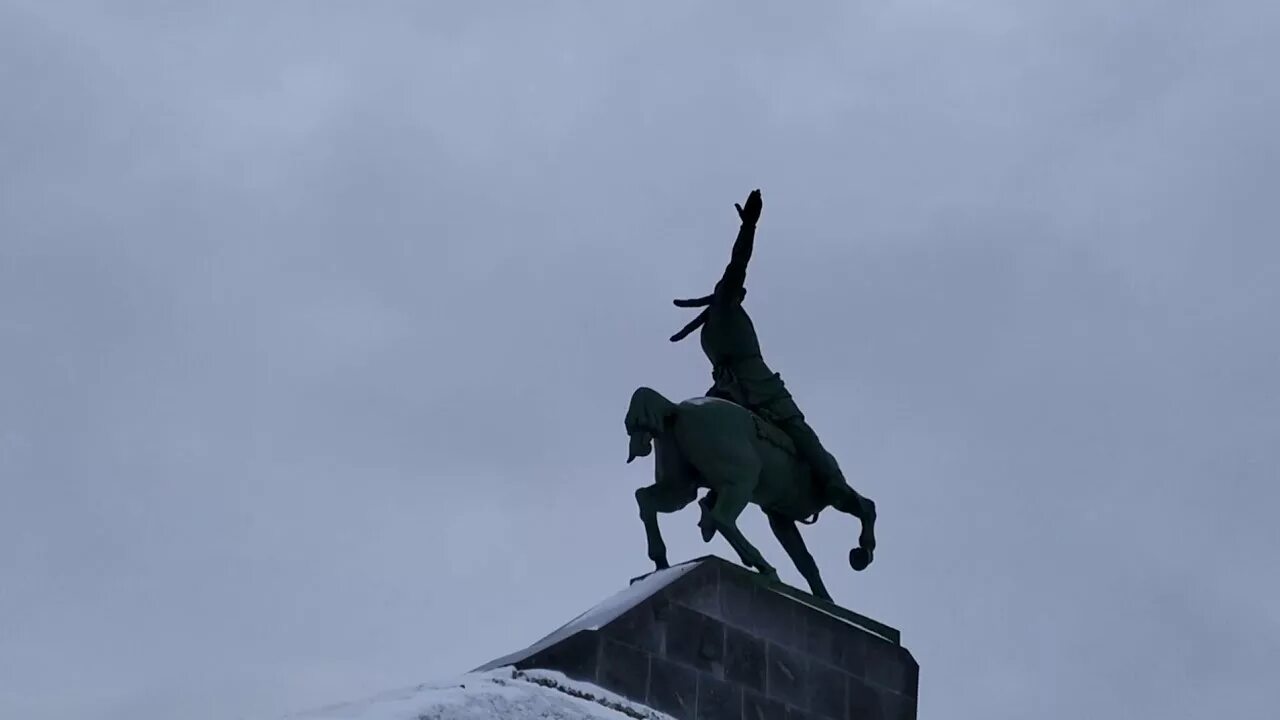 Площадь салавата юлаева фото Уфа. Памятник Салавату Юлаеву, площадь Салавата Юлаева. - YouTube