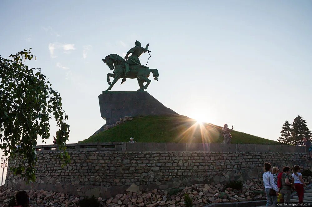 Площадь салавата юлаева фото Вечерний променад в районе памятника Салавату Юлаеву в Уфе: chelbloggers - ЖЖ