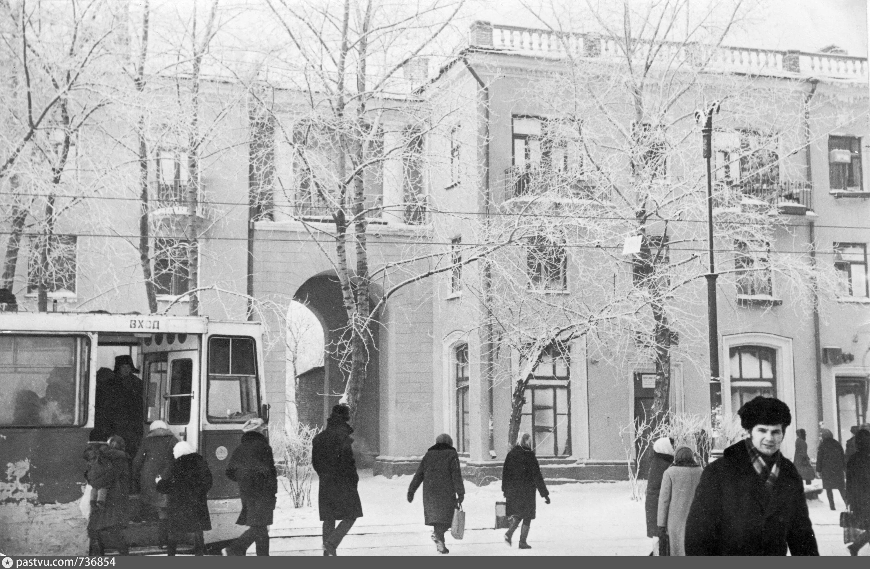 Площадь серова омск улица серова фото На площади Серова