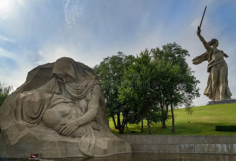 Площадь скорби фото Square of Sorrow. Memorial Complex Mamayev Kurgan in Volgograd Editorial Stock P