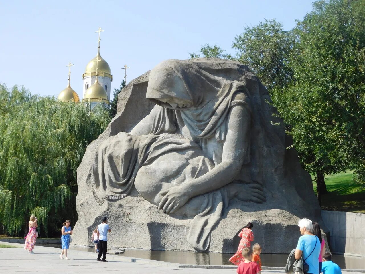 Площадь скорби фото Мамаев курган площадь скорби - фото - Поездки, туризм и путешествия по России и 