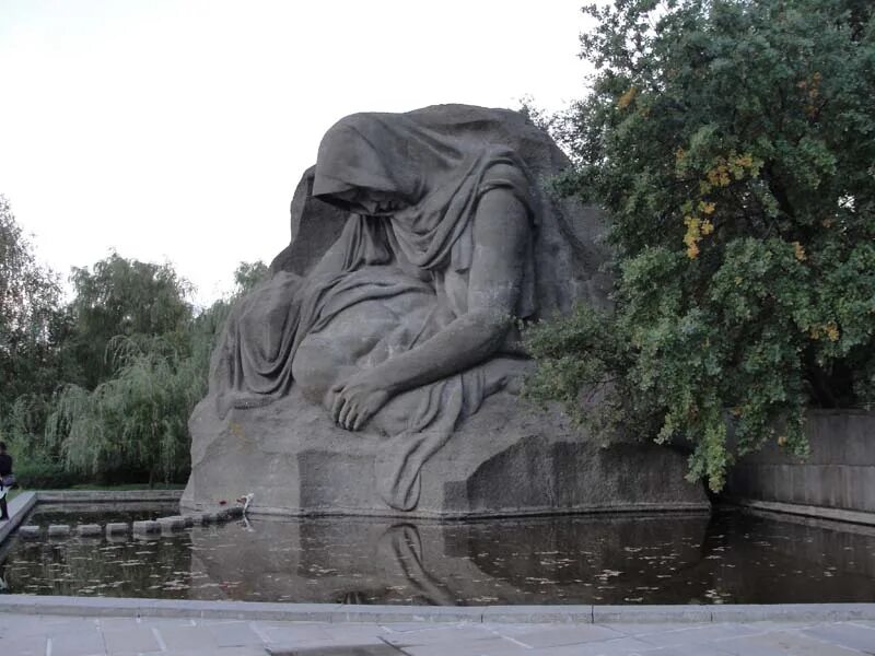 Площадь скорби фото Достопримечательности Волгограда - Наша дорога