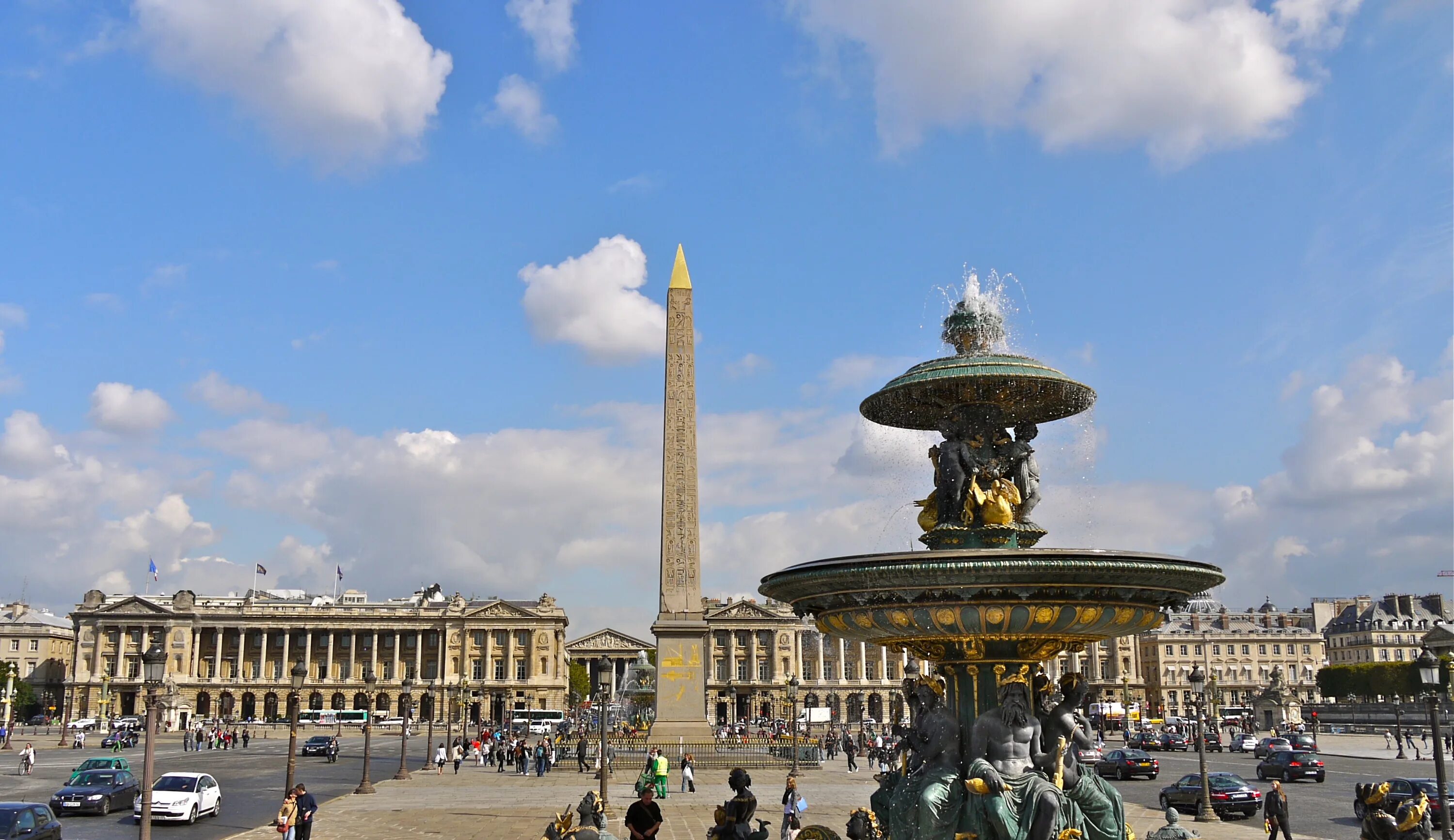 Площадь согласия фото File:P1080990 France, Paris, Place de la Concorde les façades de Gabriel de part
