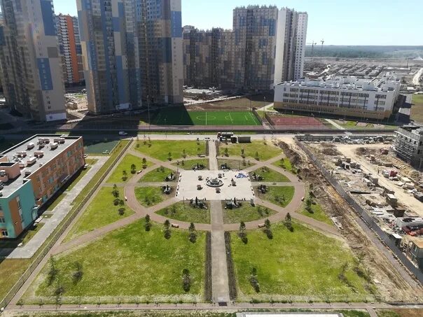 Площадь солнца в солнечном городе фото Площадь солнца в солнечном городе - Фото