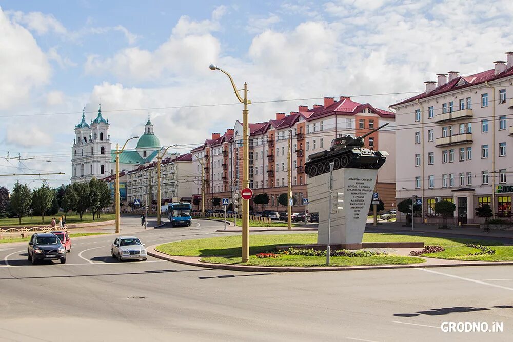 Площадь советская гродно фото Небывалый рост въездного потока. В Гродно не хватает гостиниц, а туристов пугают
