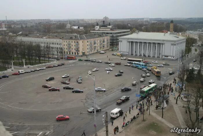 Площадь советская гродно фото Советская площадь с Фарного костёла. 2006 год