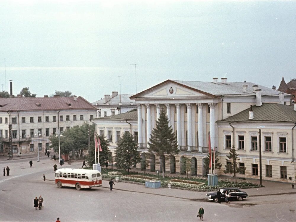 Площадь советская старые фото Купить постер (плакат) Советские города для интерьера (артикул 160101) в Ярослав