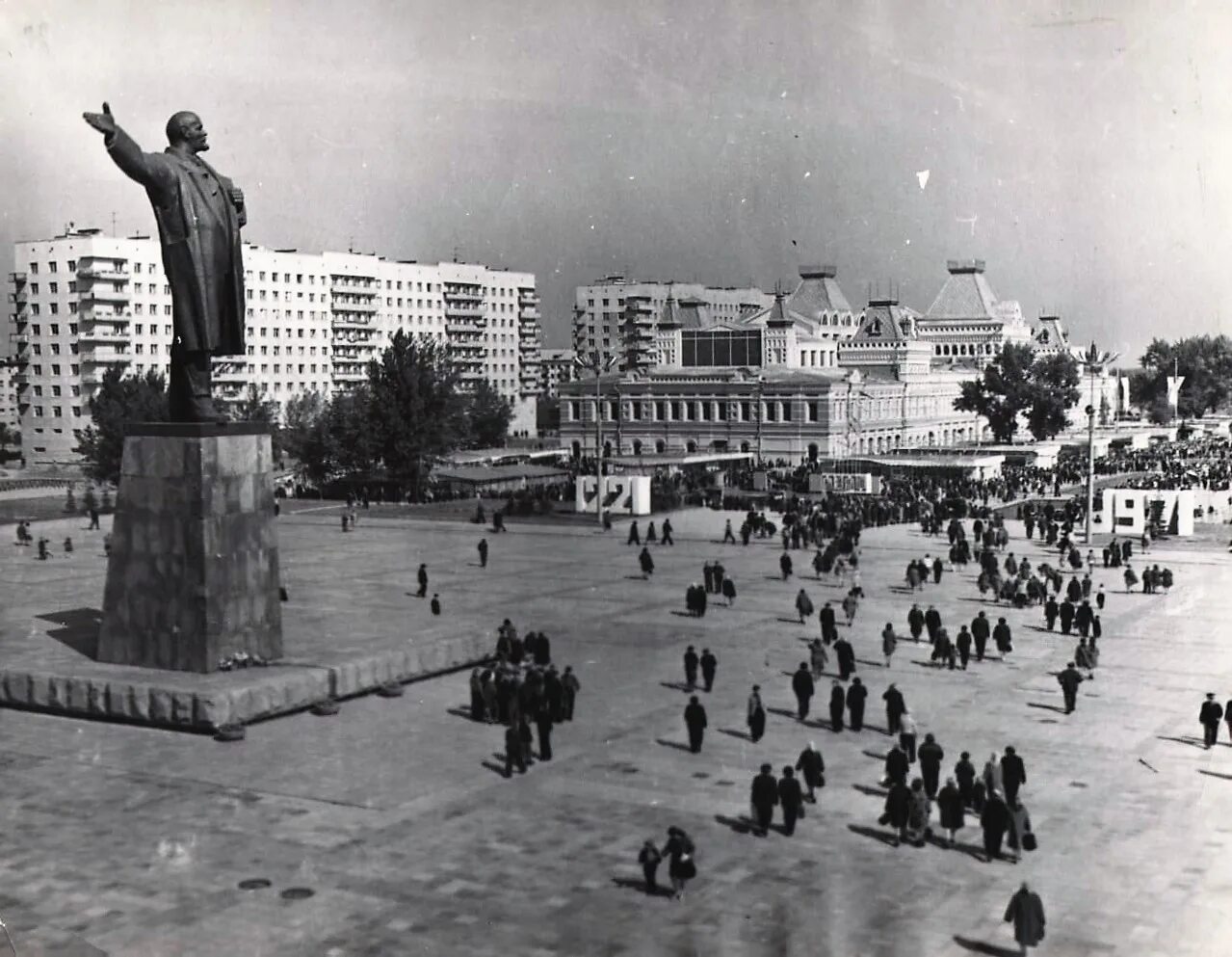 Площадь советская старые фото Из истории Канавинского района Площадь Ленина. 1971 год #МузейКанавиноНН #библио