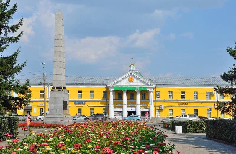 Площадь спартака барнаул фото Barnaul Russia August 17 2016 Demidov's Column Demidov Square Barnaul Summer Sto