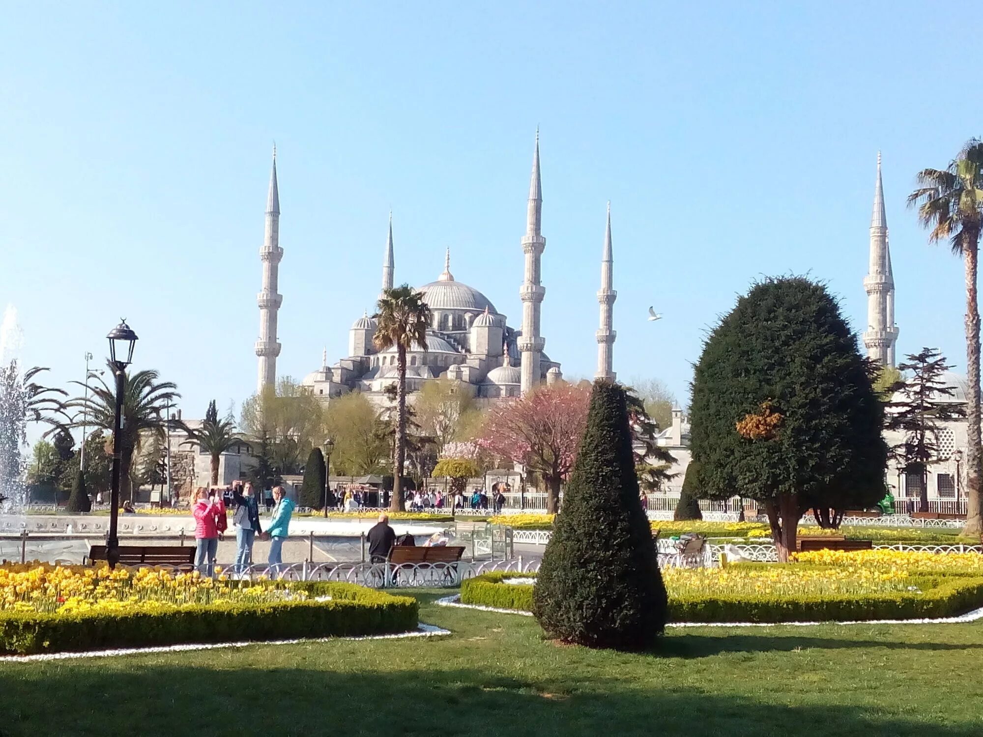 Площадь султана ахмеда фото "Площадь Султанахмет" На главной исторической площади Султанахмет в Стамбуле, на