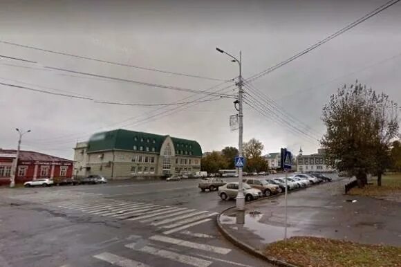 Площадь свободы барнаул фото Барнаульцы, нарушая правила, продолжают парковаться на пл. Свободы