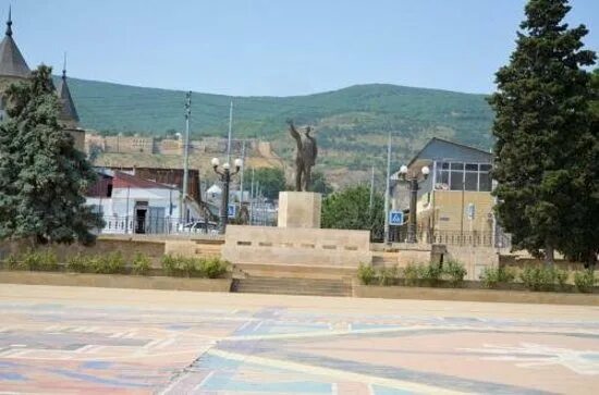 Площадь свободы дербент фото Lenin Monument - Picture of Lenin Monument, Derbent - Tripadvisor