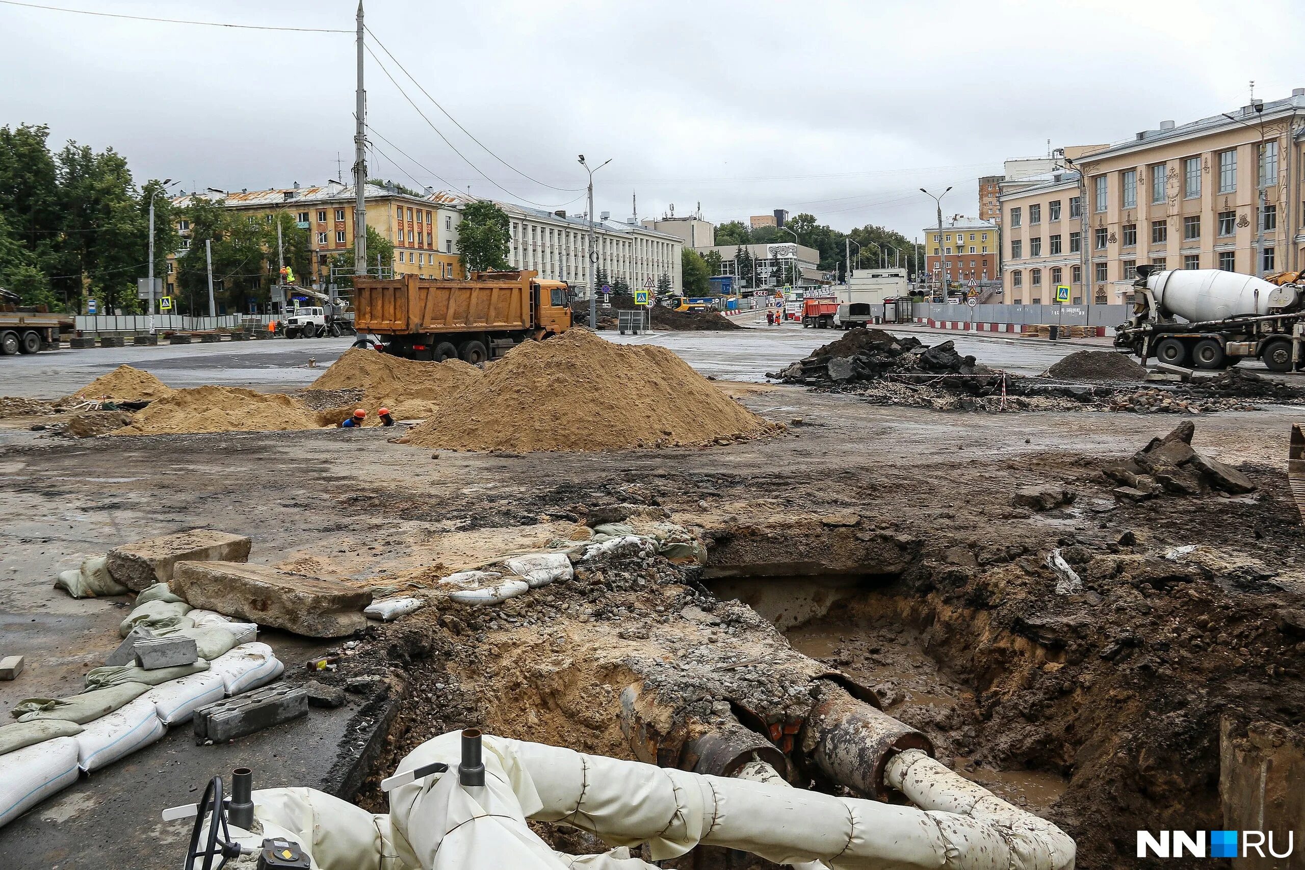 Площадь свободы нижний новгород фото Замуровали, демоны". Нижегородцы высказались о перекрытии площади Свободы - мнен
