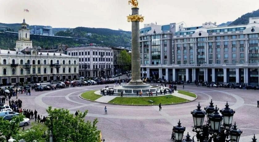 Площадь свободы тбилиси фото Freedom Square Apartment, short-term housing rental, Tbilisi, Pushkin street, 13