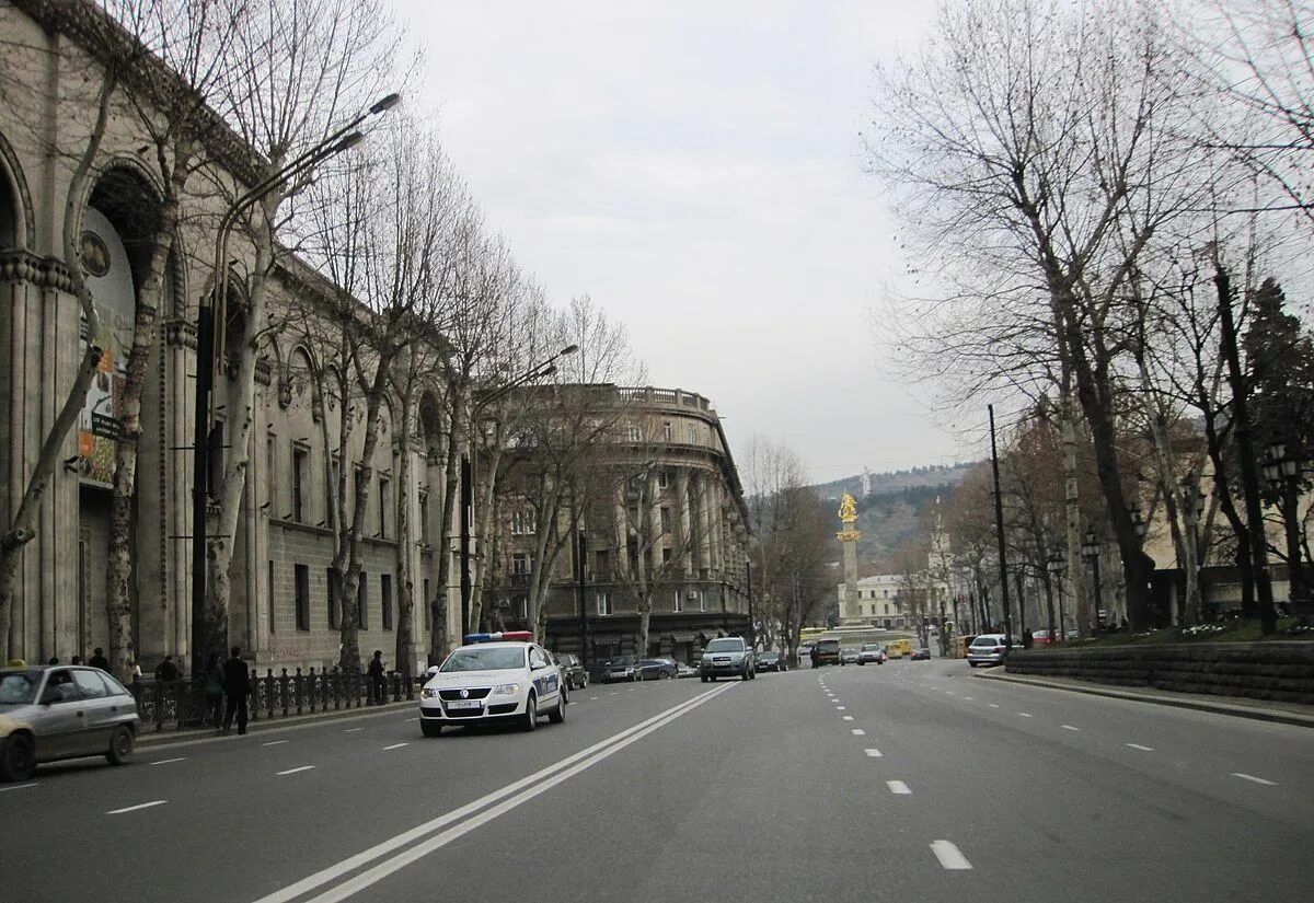 Площадь свободы тбилиси проспект шота руставели фото File:View of Freedom Square through Rustaveli Ave.jpg - Wikimedia Commons