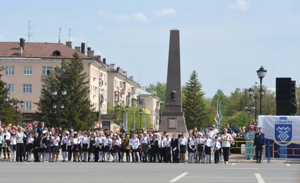 Площадь свободы тольятти фото День Победы на площади Свободы Тольятти. 9 мая 2017 года телеканал ТОЛЬЯТТИ 24