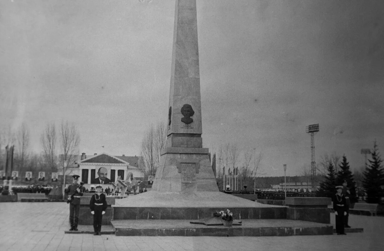 Площадь свободы тольятти фото Тольятти: история детского морского центра в фотографиях 1970-1980 годов: karhu5
