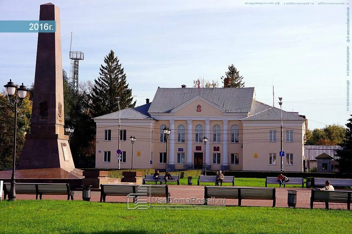 Площадь свободы тольятти фото Фото: Ансамбль площади Свободы с застройкой 1950-60-х гг., достопримечательность