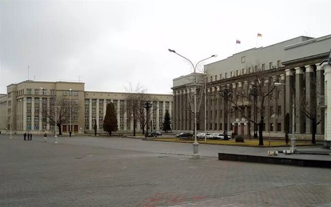 Площадь свободы владикавказ фото Владикавказ (Центральная площадь) - Мегаэнциклопедия Кирилла и Мефодия - медиаоб